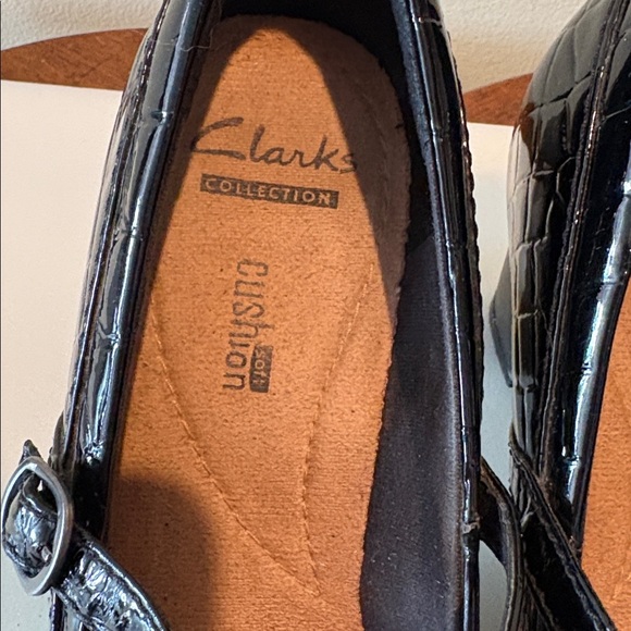 Clarks Collection soft cushion heels
Rounded toe ankle strap black patent Croc - Picture 4 of 11